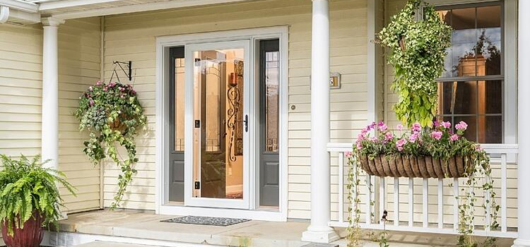 screen door installation in Venice