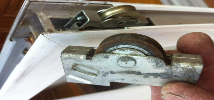 screen door roller repair in Venice